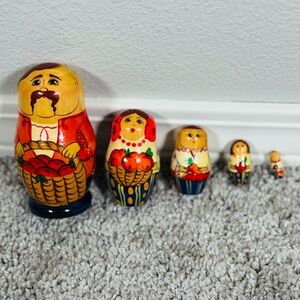 Vintage Matryoshka Russian Ukraine Nesting Dolls Beautiful Vibrant Color MINT